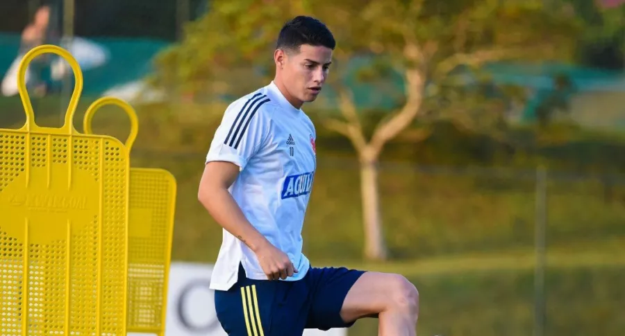 En su regreso a la Selección Colombia, James Rodríguez hace cosas que pocos hacían.