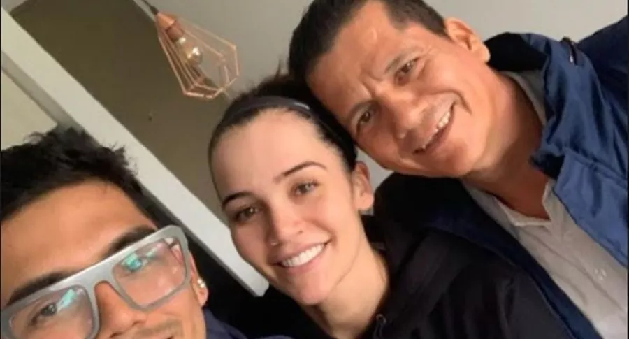 Lina Tejeiro, junto a su papá Manuel Eduardo González y su hermano.