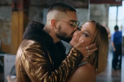 Foto de Maluma y Jennifer López, en nota de cómo es el 'trailer' de la película.
