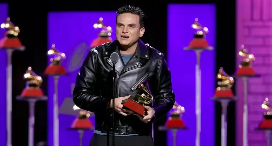 Silvestre Dangond lloró al ganar Premio Grammy a mejor álbum vallenato