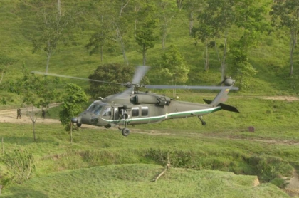 Foto de helicóptero, en nota de helicóptero del Ejército en Santander que perdió control a picnic.