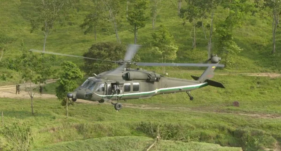 Foto de helicóptero, en nota de helicóptero del Ejército en Santander que perdió control a picnic.