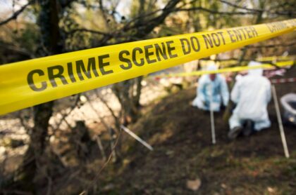 Una mujer de 65 años apareció muerta en su casa. Varios vecinos aseguran que un ciudadano extranjero que estaba pintando la vivienda fue quien la asesinó.
