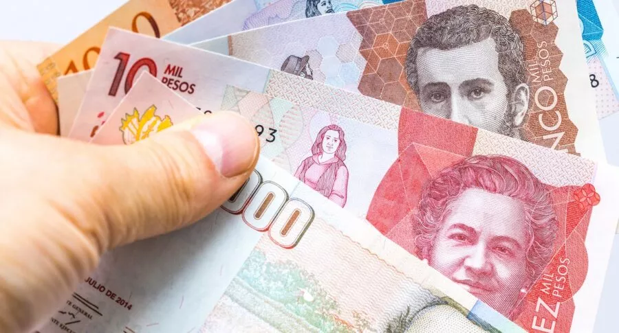 Imagen de plata que ilustra nota; Salario mínimo Colombia para 2022 queda en veremos hasta diciembre