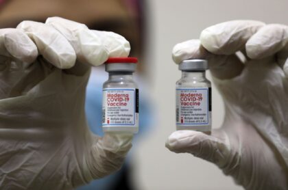 Imagen de vacuna que ilustra nota; Variante Ómicron de COVID-19: Moderna dice alistar vacuna nueva