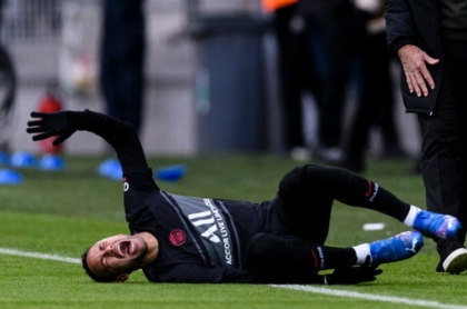 Neymar sufrió esguince de tobillo que lo deja fuera entre 6 y 8 semanas