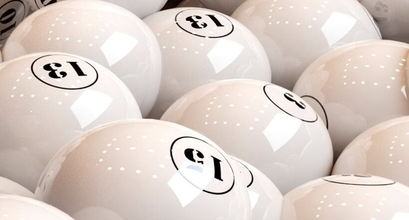 Bolas de loterías ilustran nota sobre los resultados de la Lotería de Medellín, Santander y Risaralda