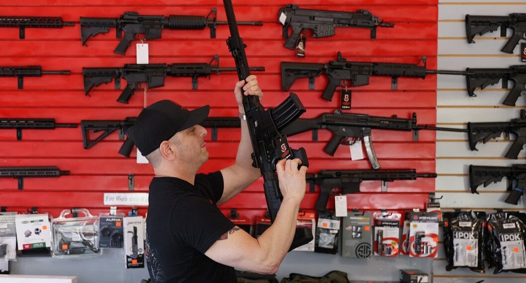 Imagen de armas ilustra artículo Los grandes fabricantes de armas aumentaron sus ventas a pesar del COVID-19