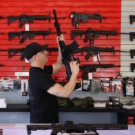 Imagen de armas ilustra artículo Los grandes fabricantes de armas aumentaron sus ventas a pesar del COVID-19