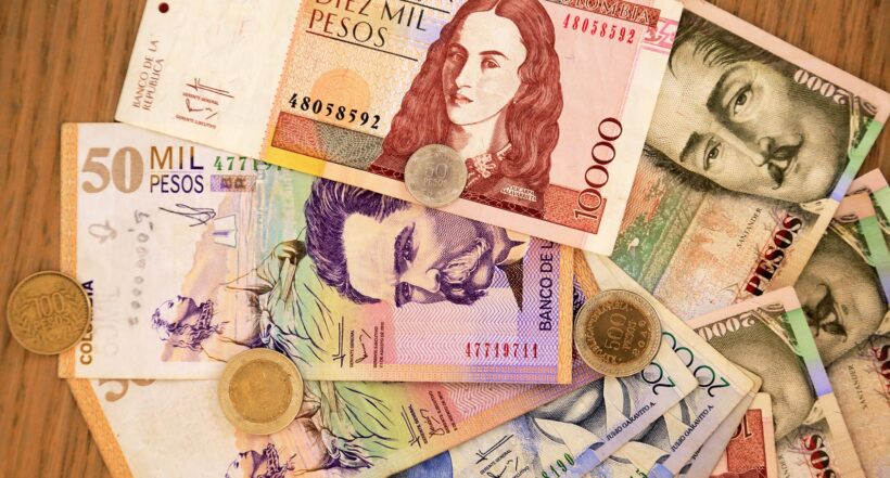 Cuánto sería lo más poquito que le subirían al salario mínimo en Colombia en 2022