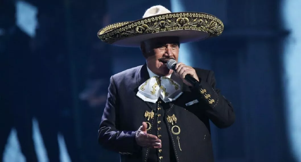 Vicente Fernández, cantante mexicano que enfrenta serios quebrantos de salud. 