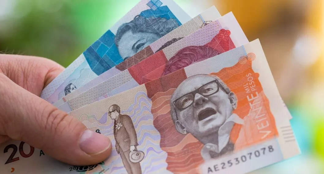 Billetes ilustran nota sobre cuánto quedó el salario mínimo en Colombia y cuál es el de Venezuela