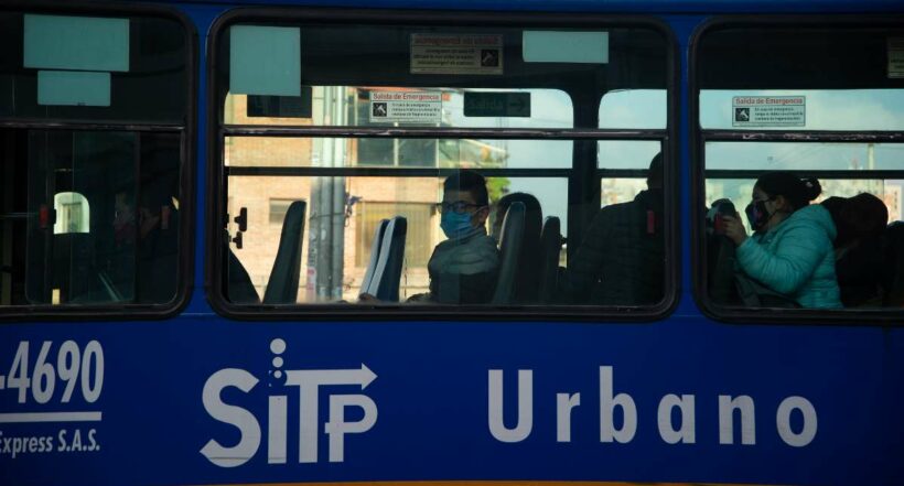 Foto de bus SITP, en nota de qué dijeron heridos de muertos y choque en Bogotá.