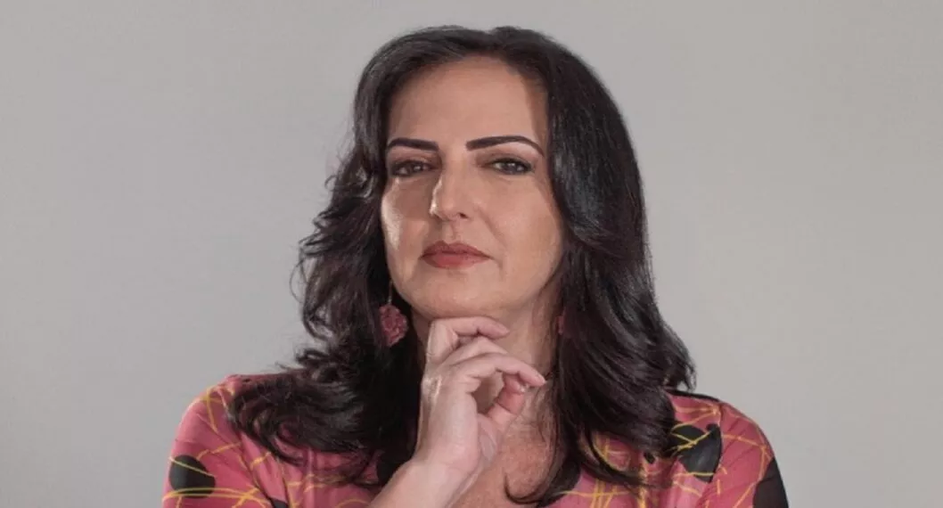 María Fernanda Cabal sube noticia falsa de hombre trans; se le burlan