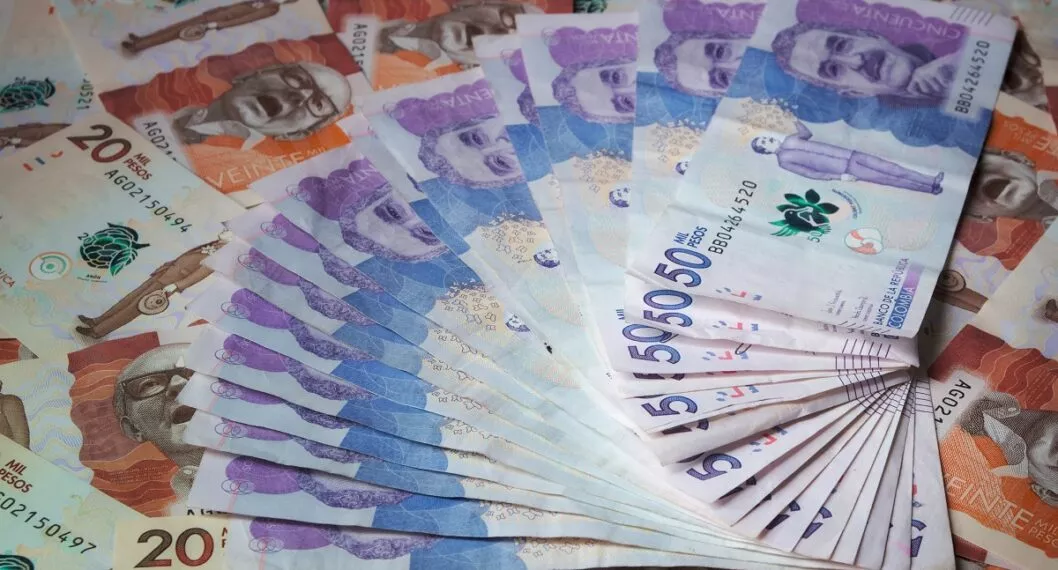 Billetes de la moneda colombiana, apropósito del nuevo salario mínimo de Estados Unidos y cuánto es la cifra en pesos colombianos 