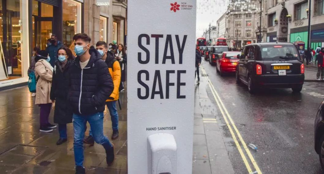 Reino Unido impone récord de 130.000 contagios de coronavirus en un día