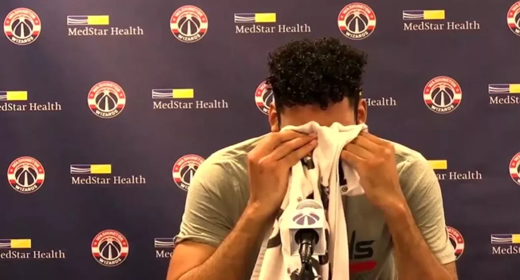 Jaime Echenique lloró en su primera rueda de prensa en la NBA