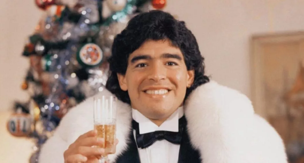 Imagen de Diego Maradona con licor que ilustra nota; ¿Cómo evitar el guayabo? 'Experto' en Cali da clave para Año Nuevo
