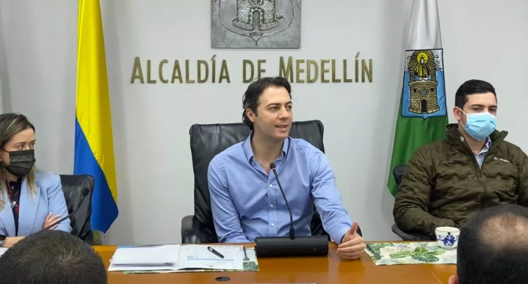 En el proceso de revocatoria del alcalde de Medellín, Daniel Quintero, se identificaron varias anomalías en las más de 130.000 firmas recolectadas.