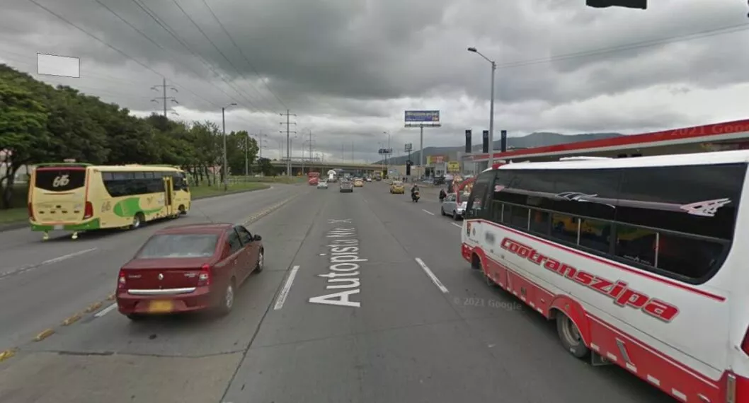 Autopista Norte de Bogotá, por donde transitan buses intermunicipales hacia municipios de Cundinamarca.
