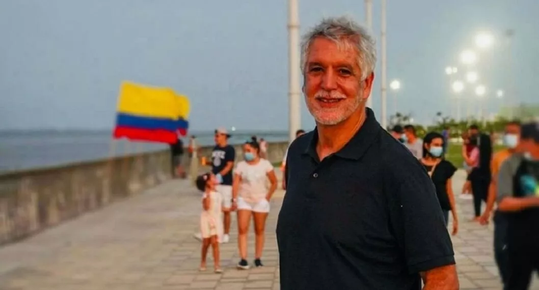 Foto de Enrique Peñalosa a propósito de su posible candidatura a la presidencia de Colombia por el Partido de la U
