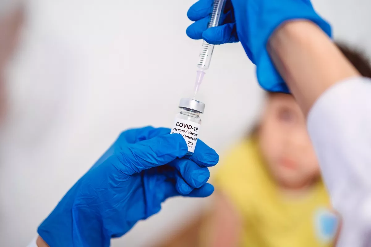 Distro anuncia cambio en el proceso de vacunación contra el coronavirus en menores de edad para agilizar las filas. 