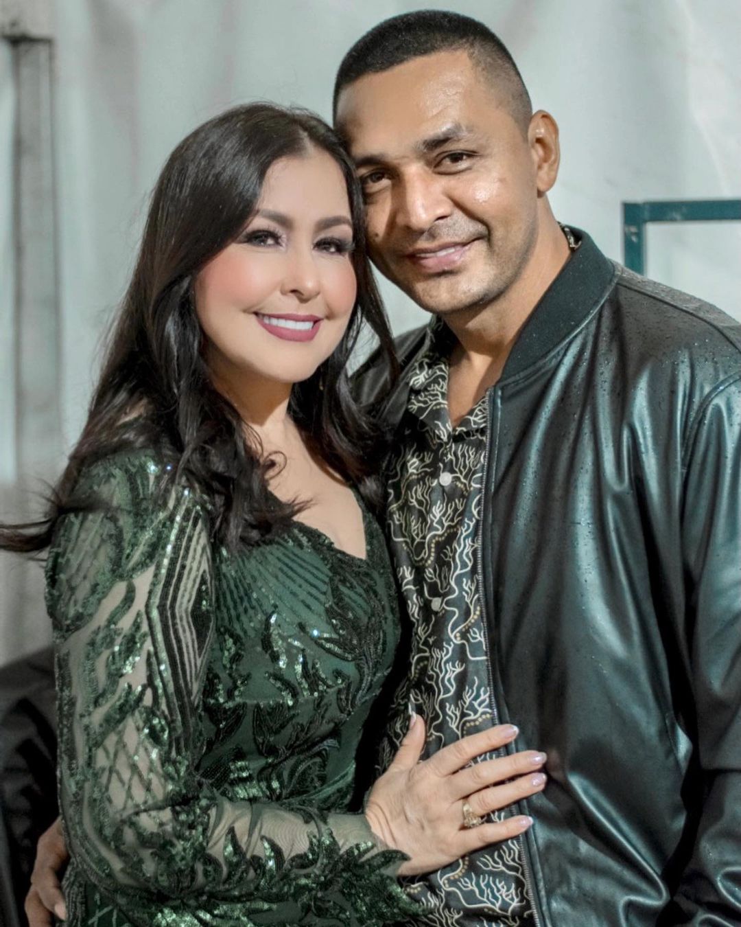 Arelys Henao junto a su esposo Wilfredo Hurtado, que tiene una historia más triste