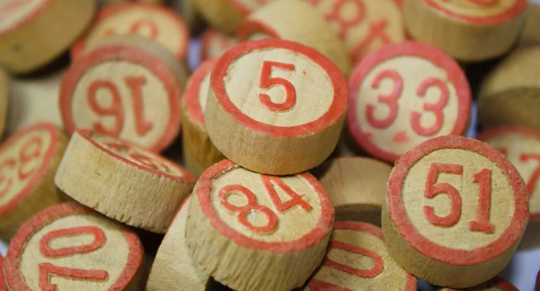 Bolas con números ilustra nota sobre Loterías de Medellín, Santander y Risaralda de este enero 21