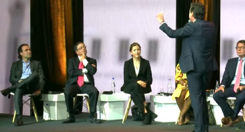 El candidato Juan Manuel Galán confronta a Gustavo Petro en debate presidencial.