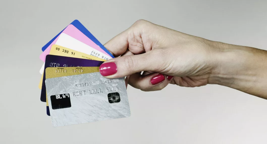 Cuáles son las tarjetas de crédito con las cuotas más altas y más bajas en Colombia: Bancolombia, 
Davivienda, Bbva, Banco de Bogotá y más