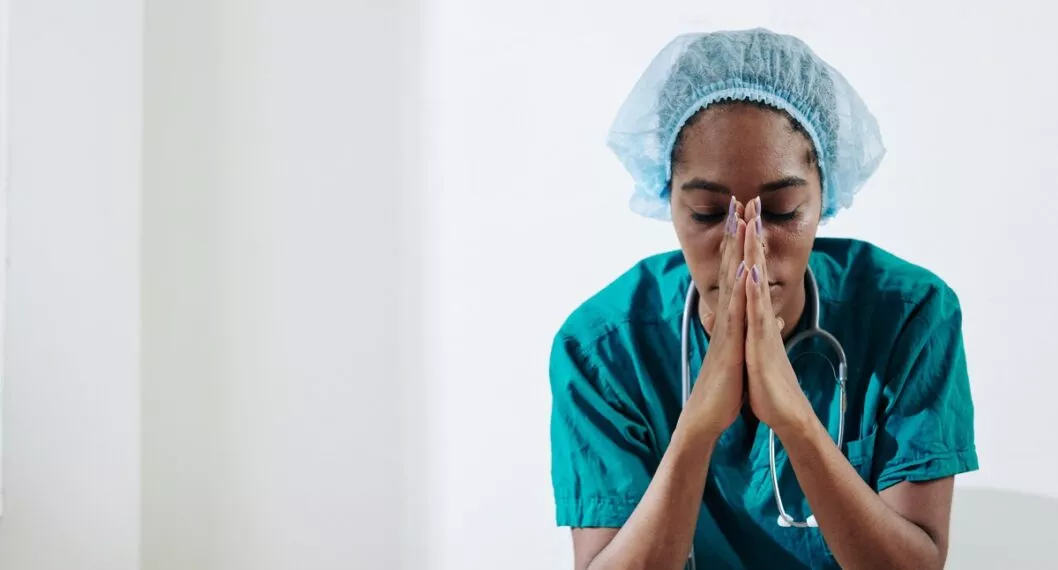 Imagen de enfermera que ilustra nota; En Chocó, médicos que no reciben el sueldo están amenazados de muerte