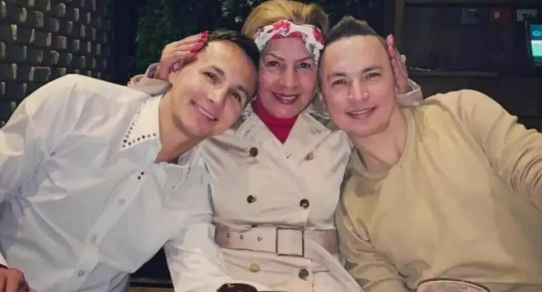 Foto de Mauricio Leal, Marleny Hernández y Jhonier Leal,  en nota de qué dijo hijo de Jhonier Leal por muerte de madre del estilista.