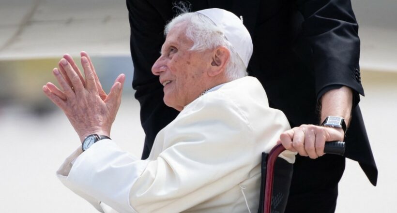Benedicto XVI pide perdón por abusos en Iglesia, pero niega que los encubriera
