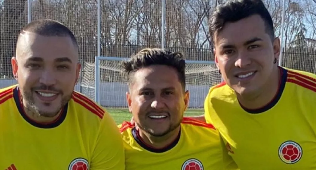 Yeison Jiménez de 'Yo me llamo' y Jessi Uribe echaron pinta en España durante juego de fútbol luciendo la camiseta de la Selección Colombia 
