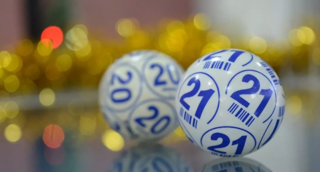 Bolas de lotería ilustran nota sobre premios y dónde ver la Lotería de Quindío y Bogotá de este 10 de febrero