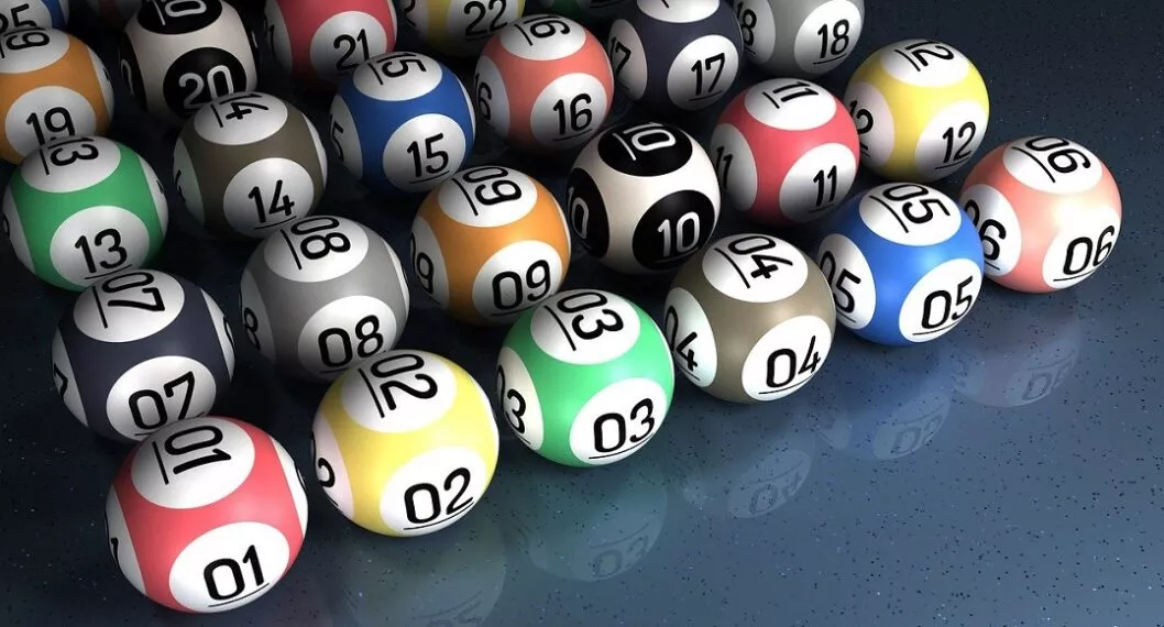 Bolas de loterías ilustran nota de premios reales de la Lotería de Medellín, Santander y Risaralda de este viernes
