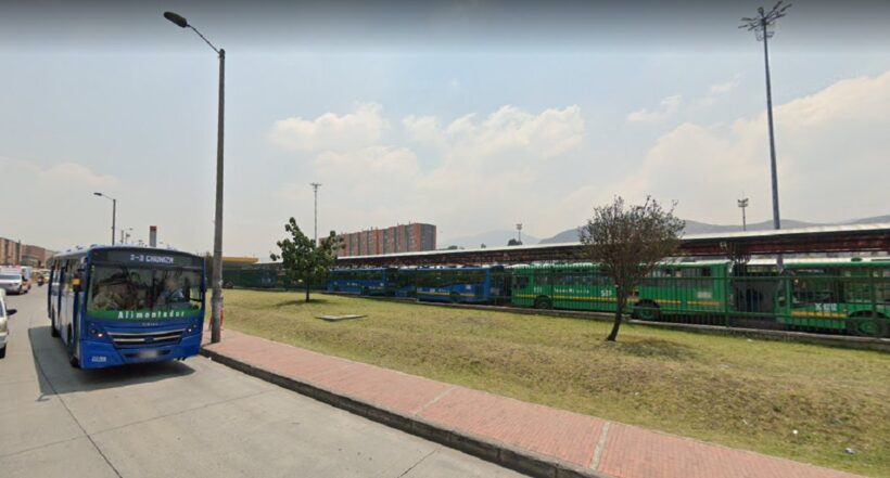 Buses zonales y alimentadores en el portal Usme, donde los servicios se vieron afectados el 13 de febrero por accidente de bus y camión, según Transmilenio.