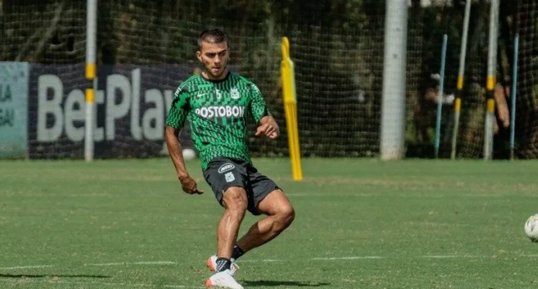 Jhon Duque entrenando con Atlético Nacional ilustra nota sobre su debut como titular 