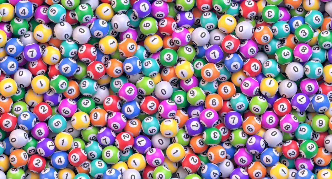Imagen de varias pelotas de lotería a propósito del sorteo de Baloto de este miércoles 16 de febrero