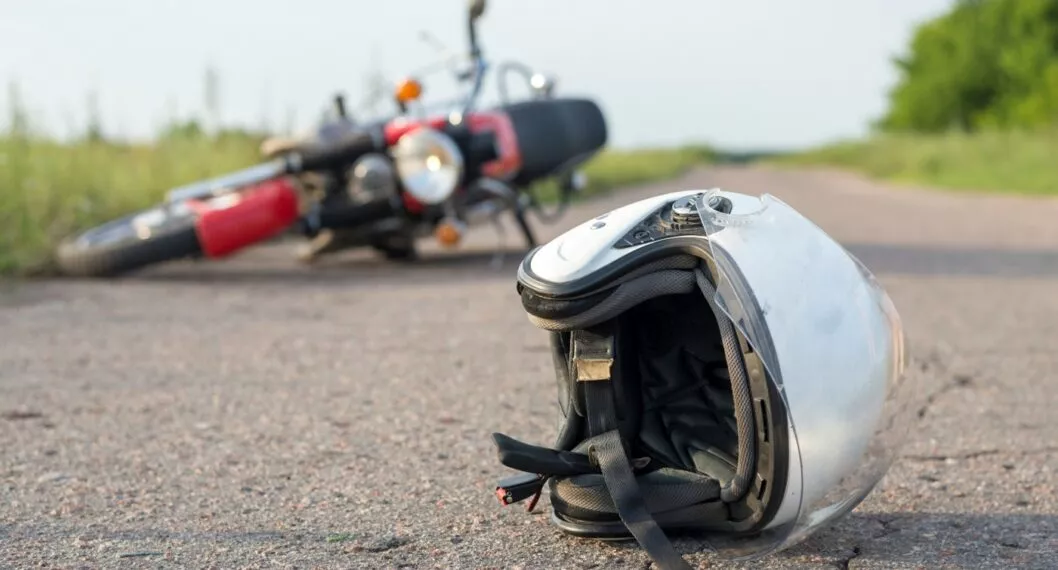Accidente en Tolima: muerte motocilista luego de estrellarse con carro de basura.
