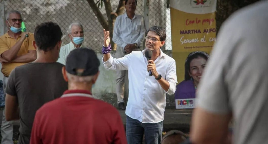 El precandidato presidencial Camilo Romero, hizo la denuncia en sus redes sociales.
