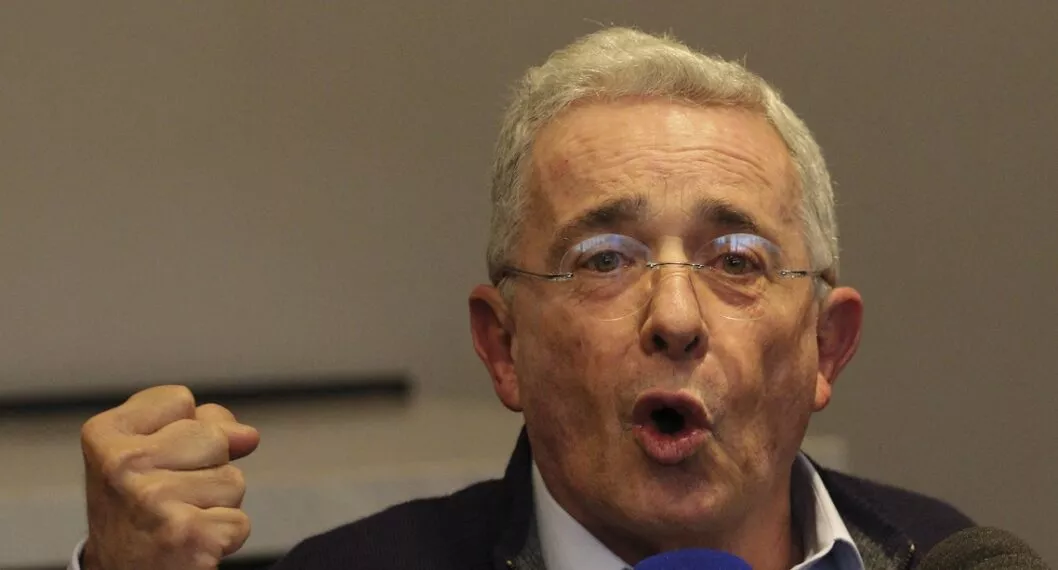 Álvaro Uribe critica fallo de Corte de la despenalización del aborto