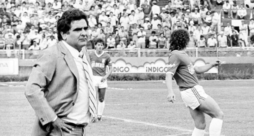 Luis Cubilla dirigiendo a Atlético Nacional. Él fue el maestro de Francisco Maturana