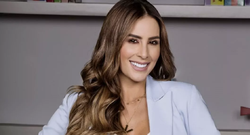 Carolina Soto, presentadora de 'Día a día' que contó que es prima de Angie Cepeda; también de Lorna Cepeda, de 'Betty, la fea'.