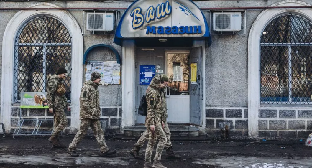 Ucrania libera presos a que salgan y luchen contra ejército de Rusia