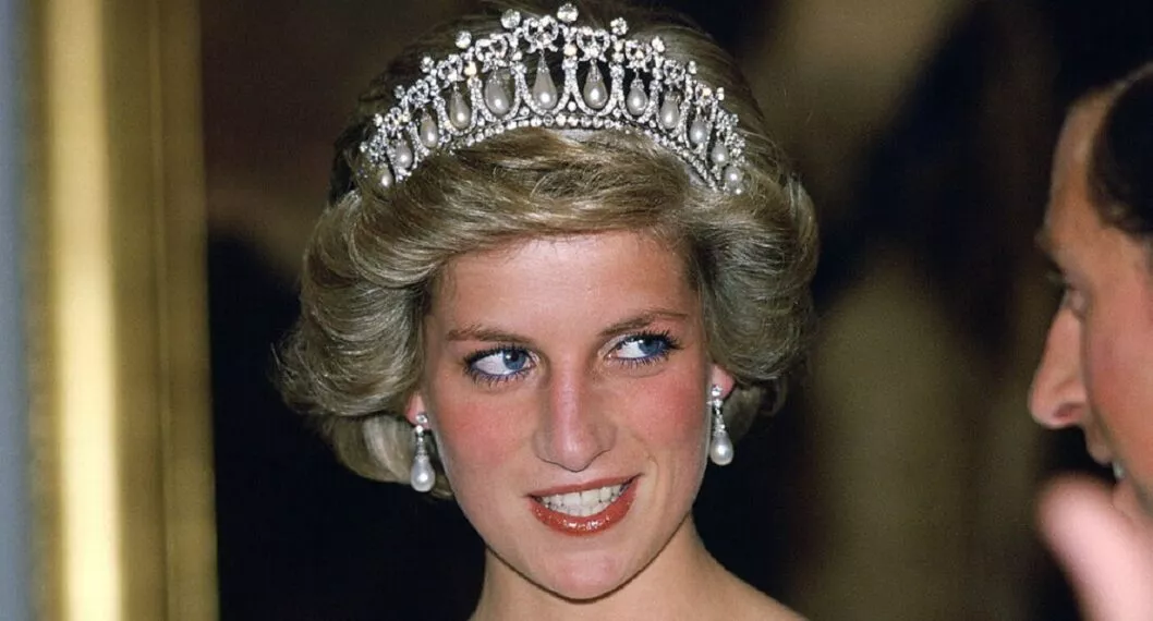 La empresa Phojoe, dedicado a la restauración de imágenes recreó varias fotos mostrando cómo se vería la princesa Diana a sus 60 años. 