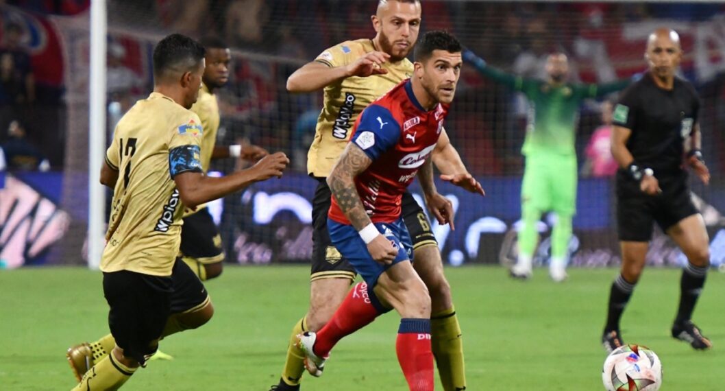 Aspecto del partido entre Independiente Medellín y Águilas Doradas 