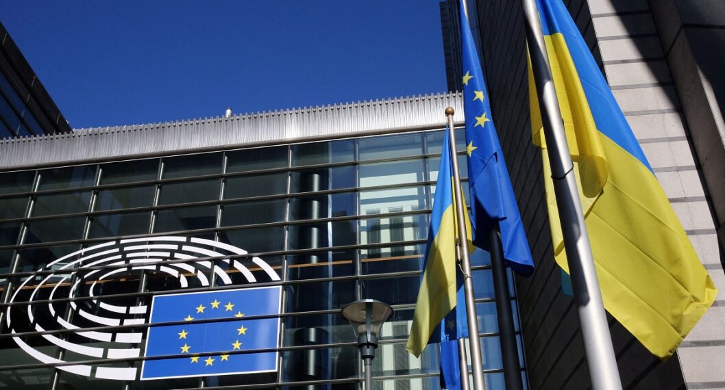 Imagen de la sede de la Unión Europea ilustra artículo Unión Europa apaga medios rusos por ser "instrumentos de desinformación"