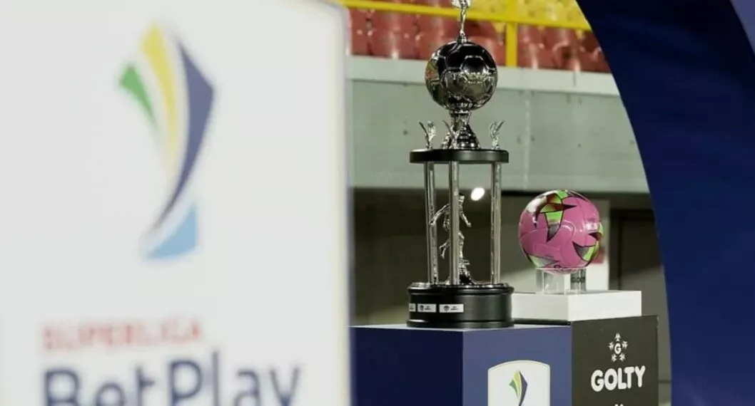 Imagen de uno de los trofeos que entrega el fútbol colombiano a propósito de los goleadores históricos del FPC
