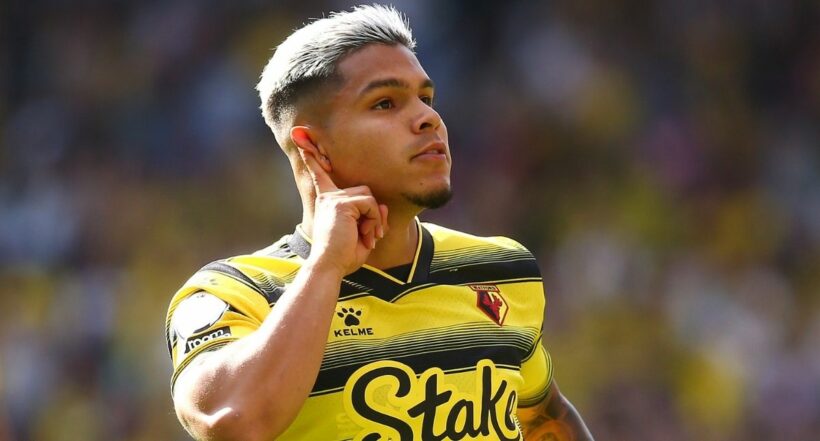 El jugador colombiano se inventó una 'joya' de gol para alcanzar su tercera anotación con la camiseta del club inglés; de a poco se afianza en la Premier.